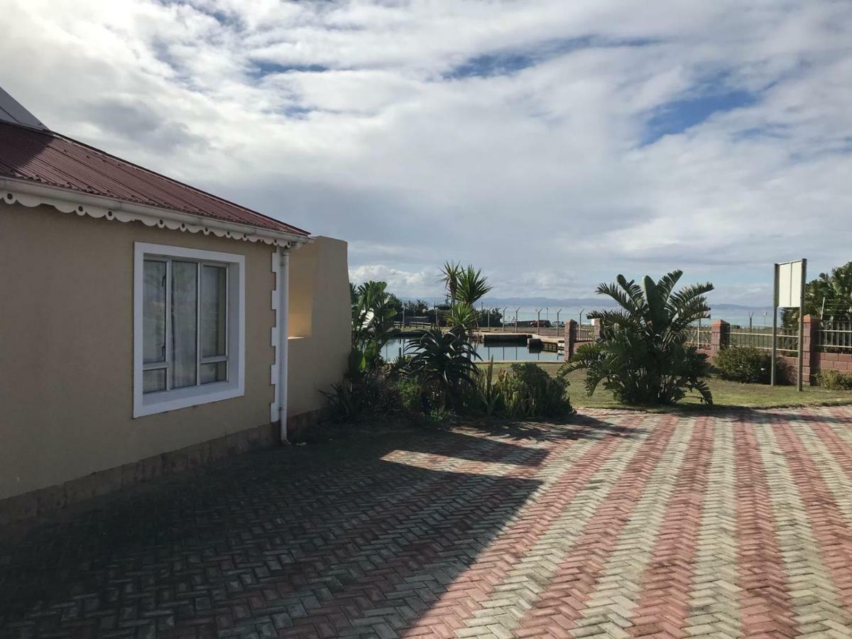 Marina Sands Villa Jeffreys Bay Exterior foto